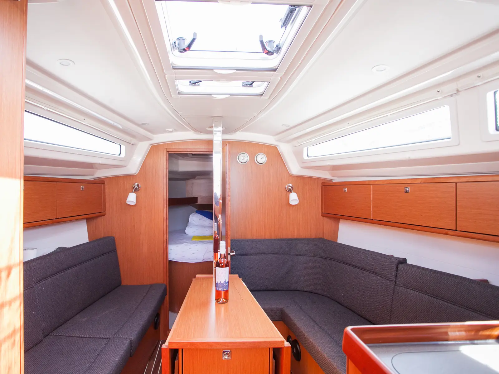 Take Five, Interior image