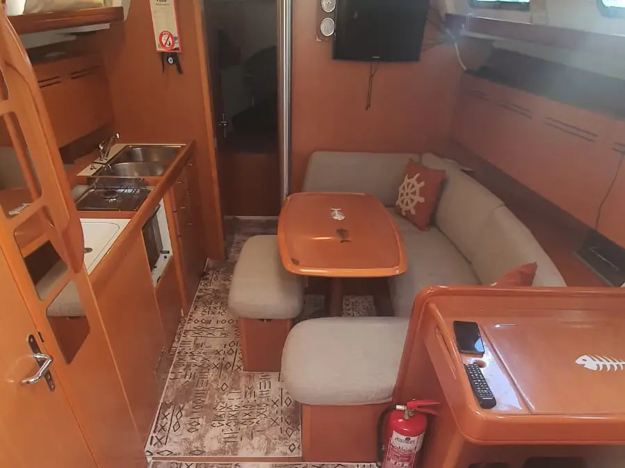 Lapin, Interior image