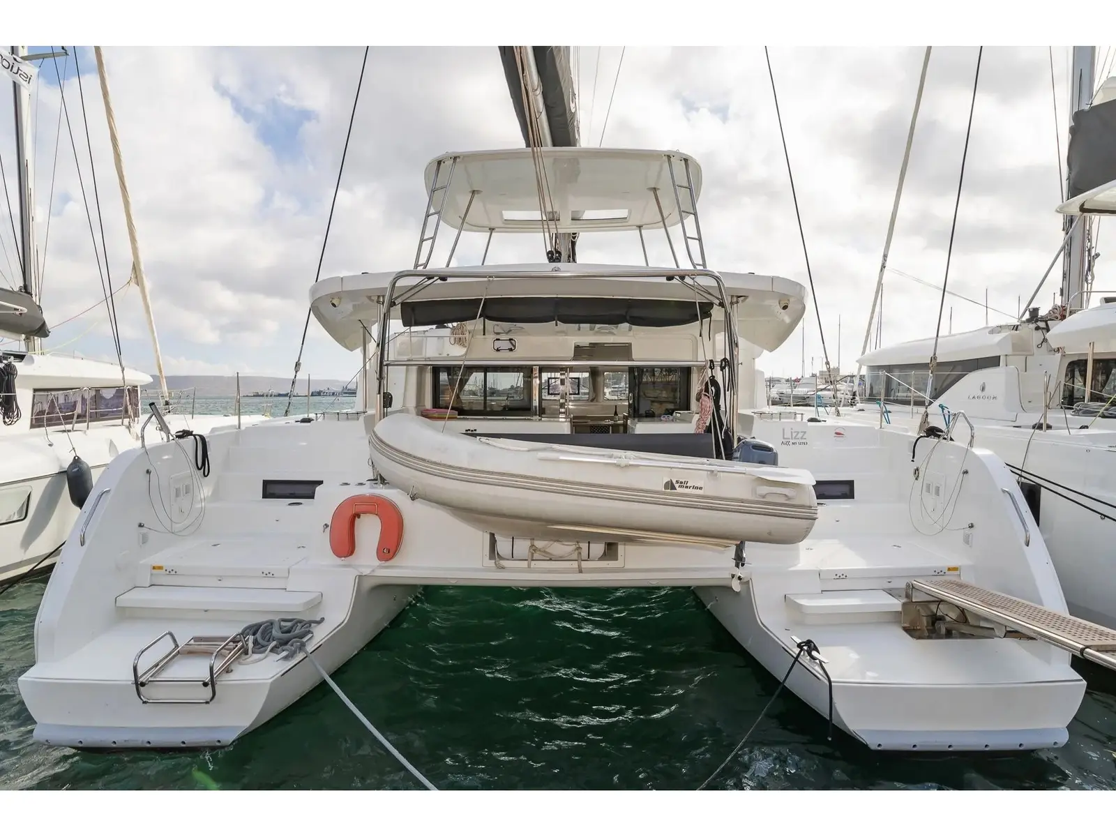 Lizz, Lagoon 46