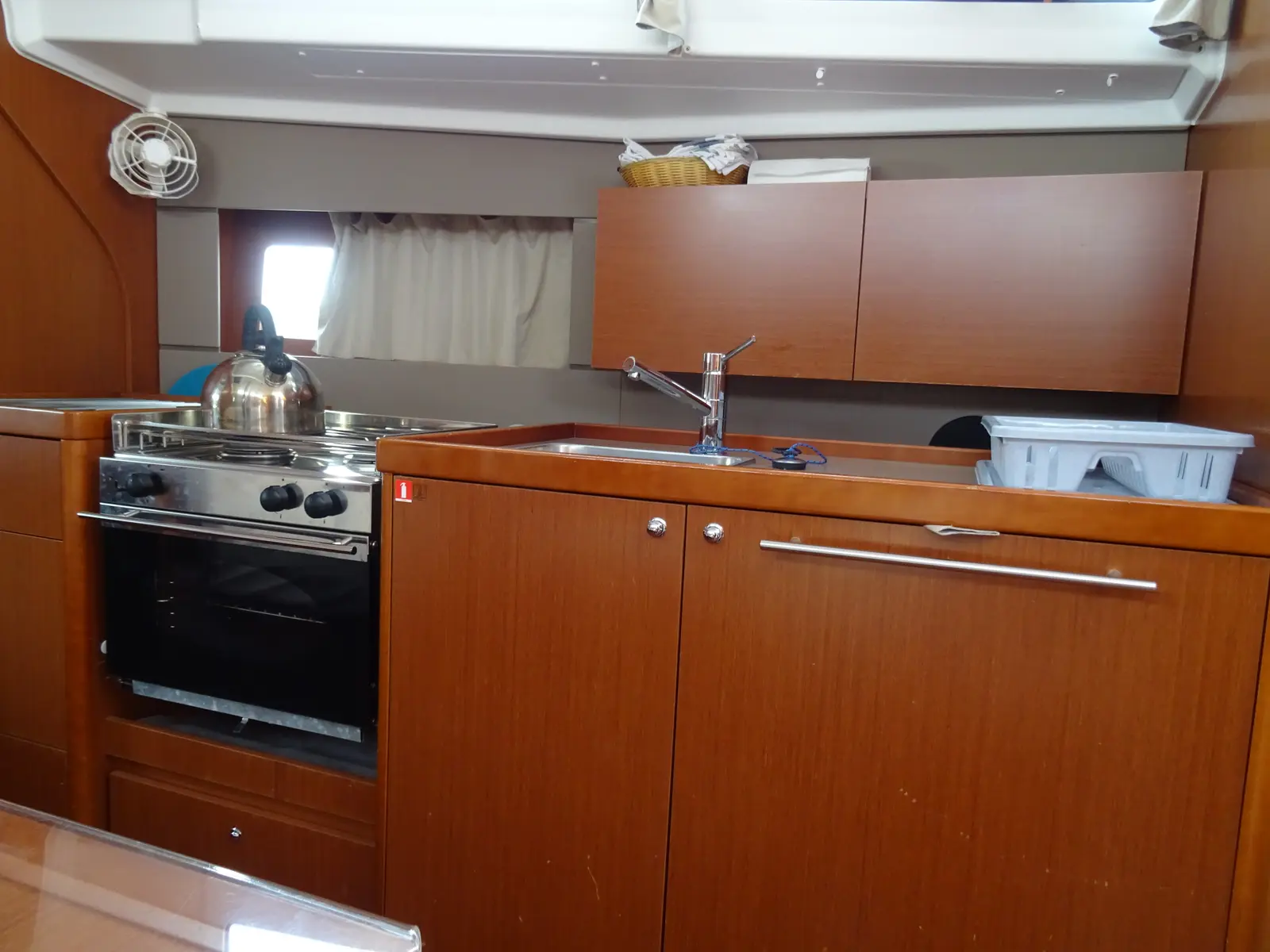 Karavas, Kitchen