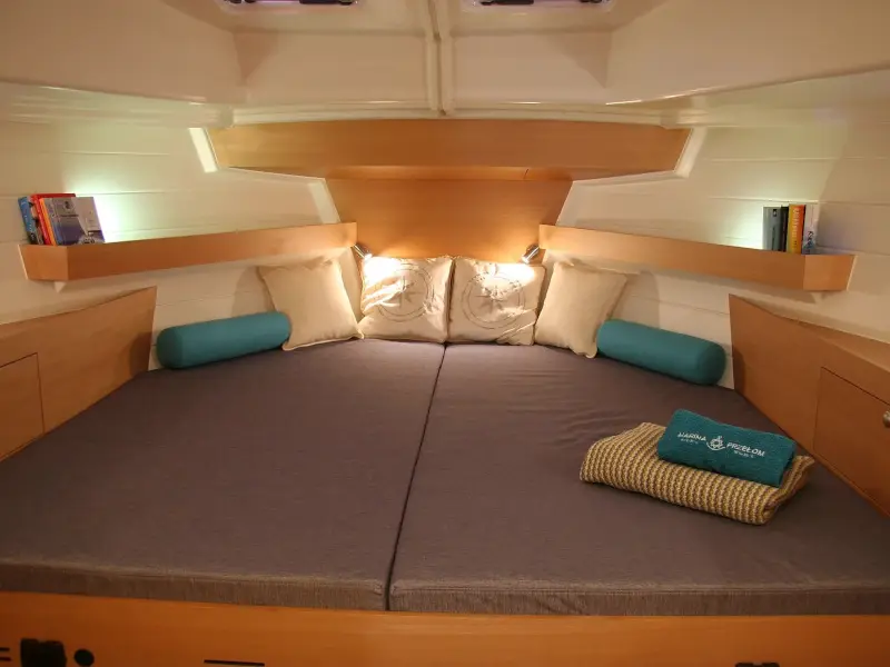 Platinum 989 Flybridge (Premiera), photograph 4