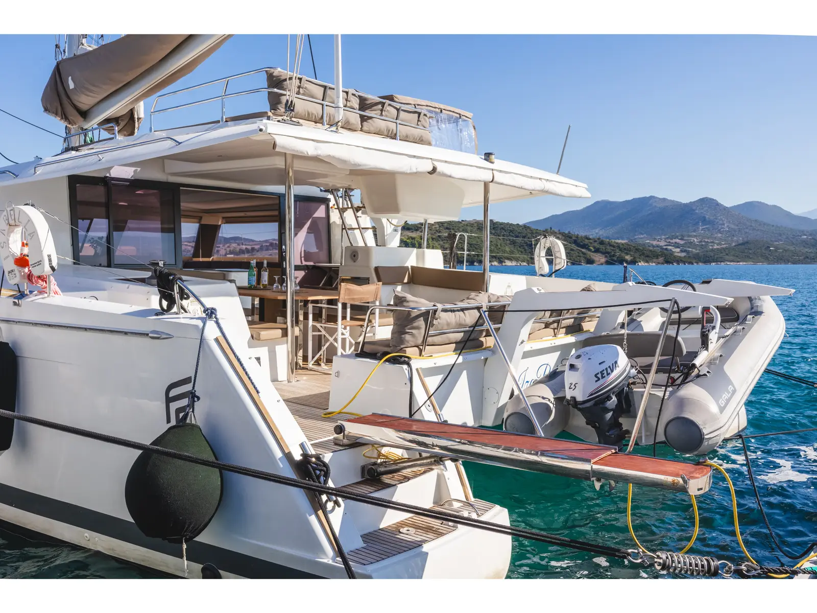 Izabella, Saba 50