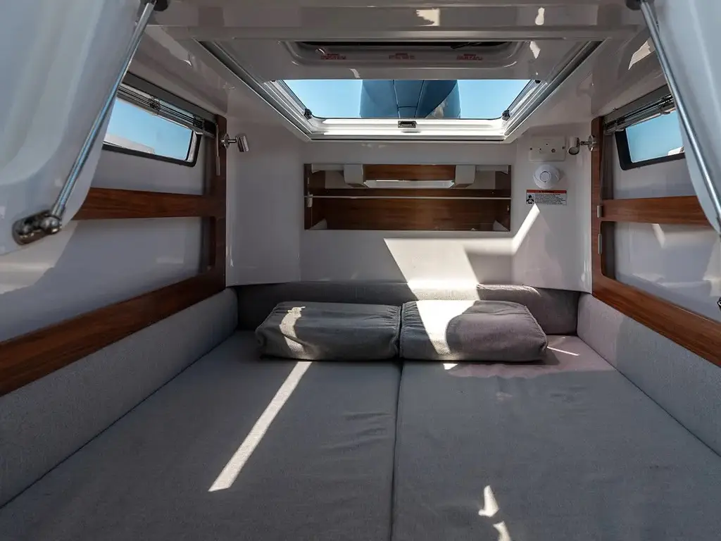 Axopar, Interior image