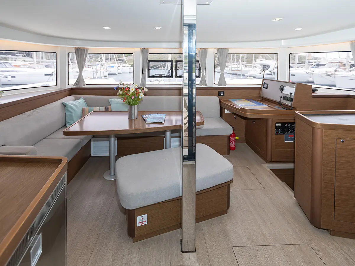 POSEIDON 2021 (air condition, generator), Interior image