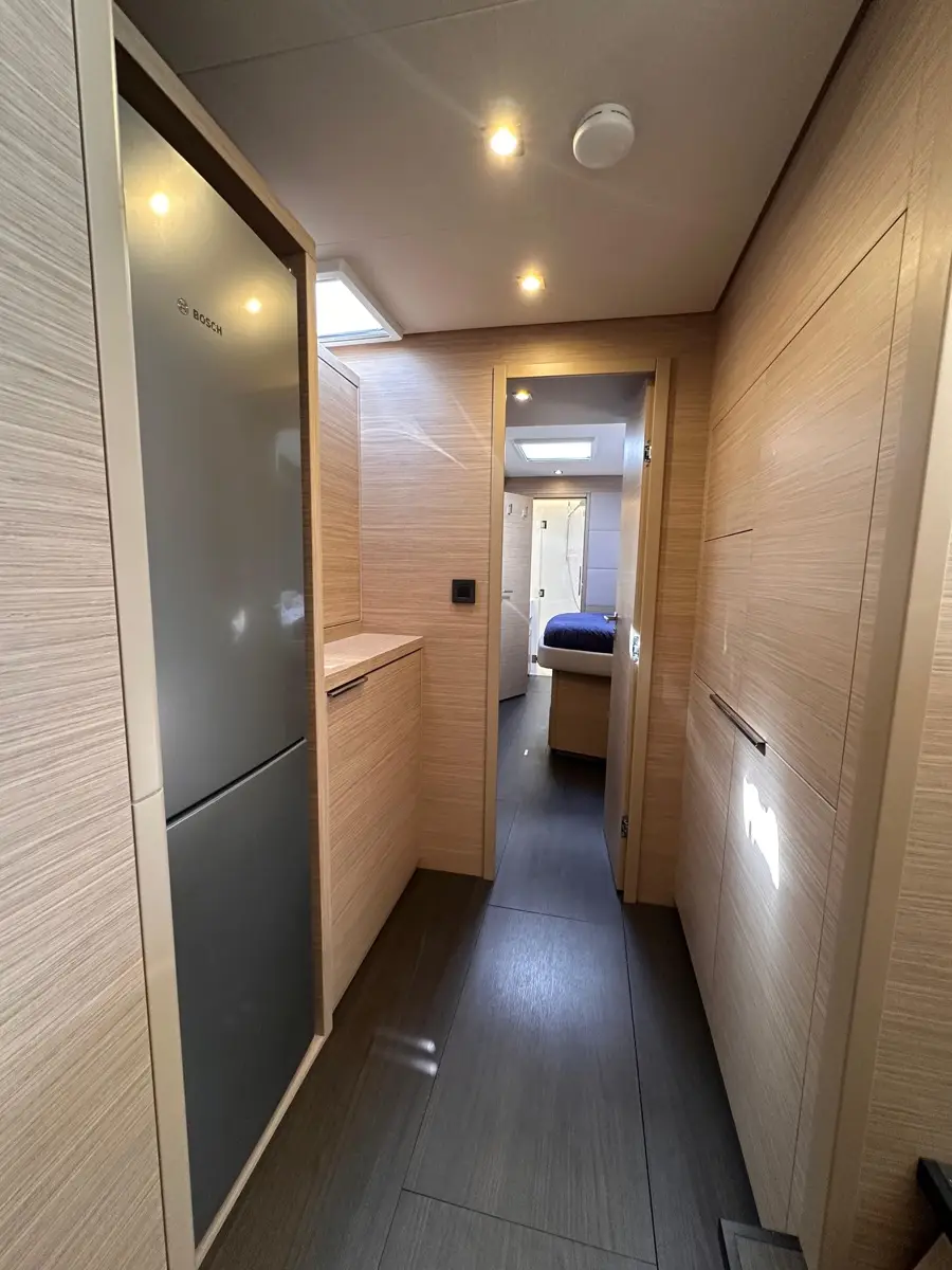 Maui- FIRST CLASS, photograph 9