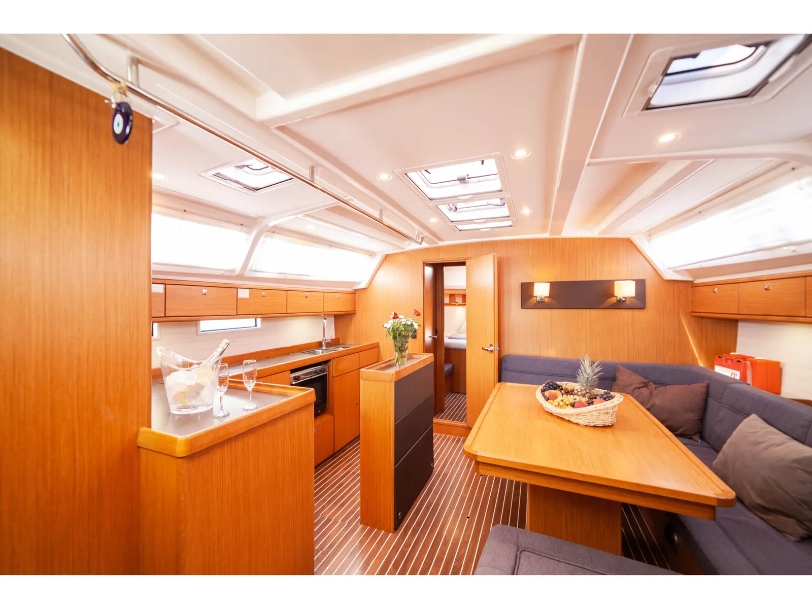 Sail Vega, Interior image