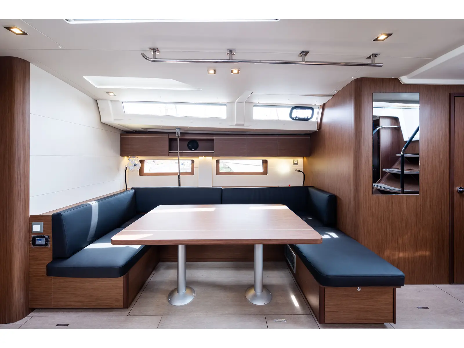 Atman, Interior image