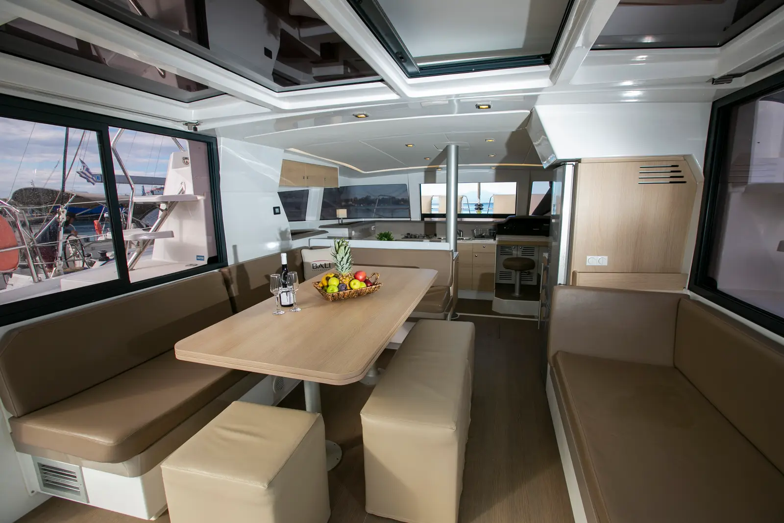North Cat II, Interior image