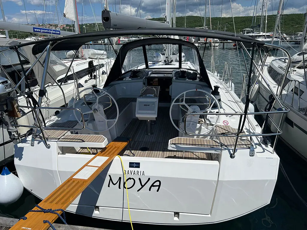 Moya, Main image