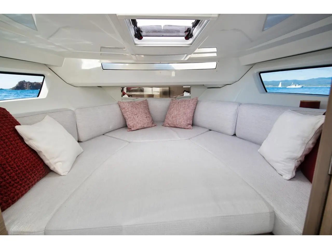 Classic, Interior image
