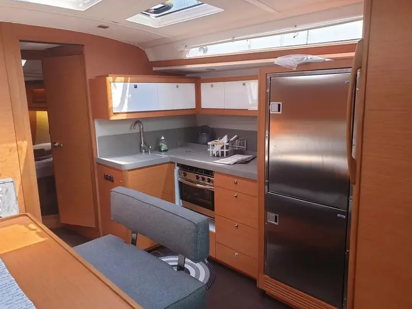 Emphasis, Interior image