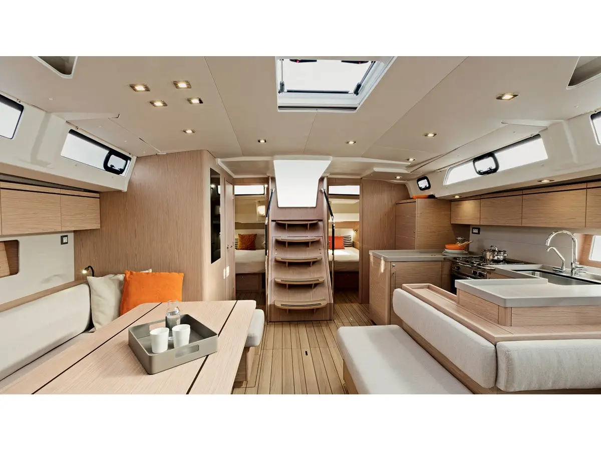 Sunsail 52.4 Classic, Interior image