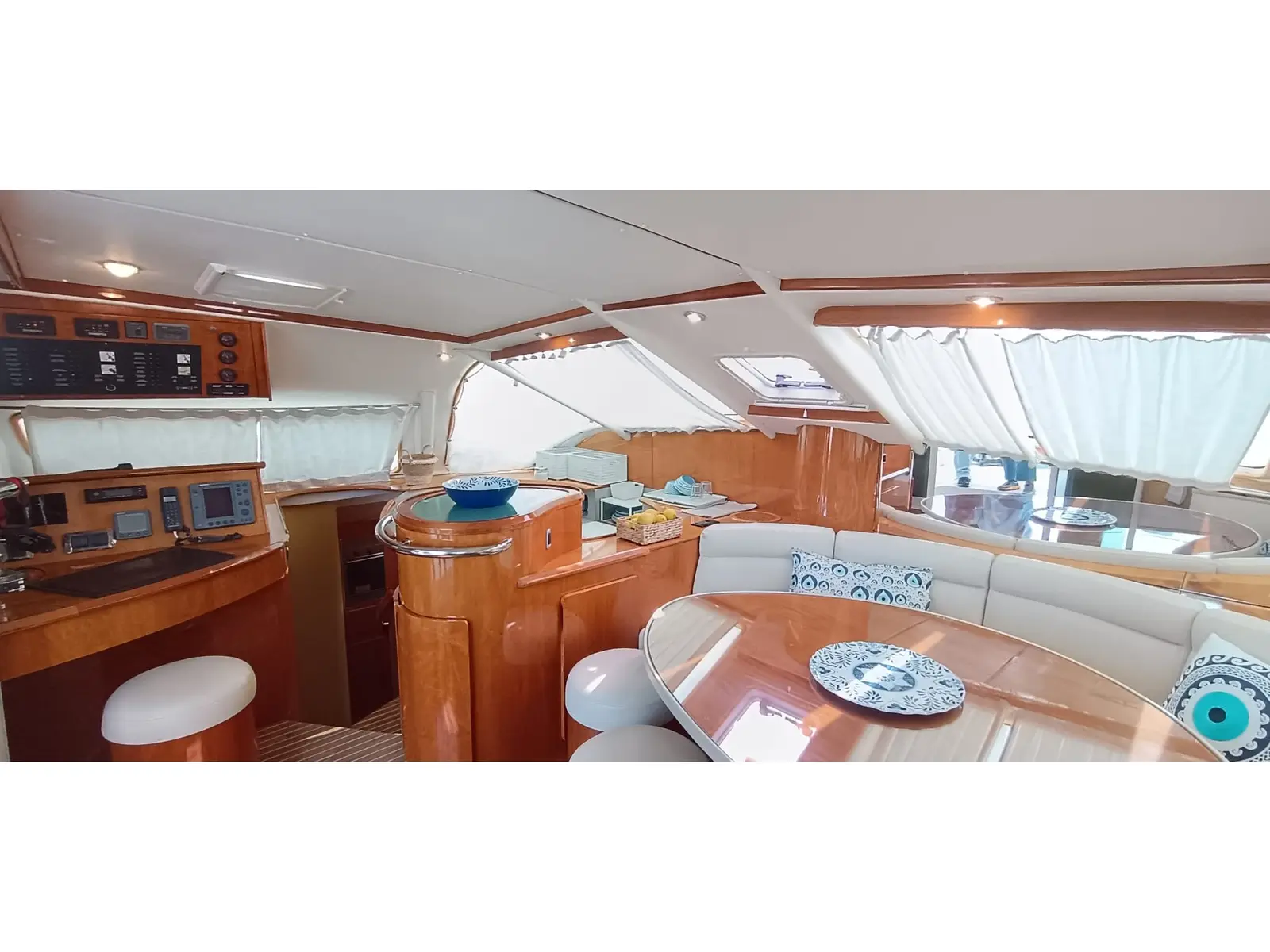 Comfort, Interior image