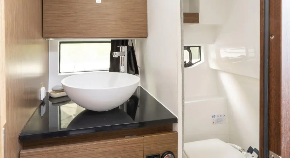 Beneteau 9, photograph 5
