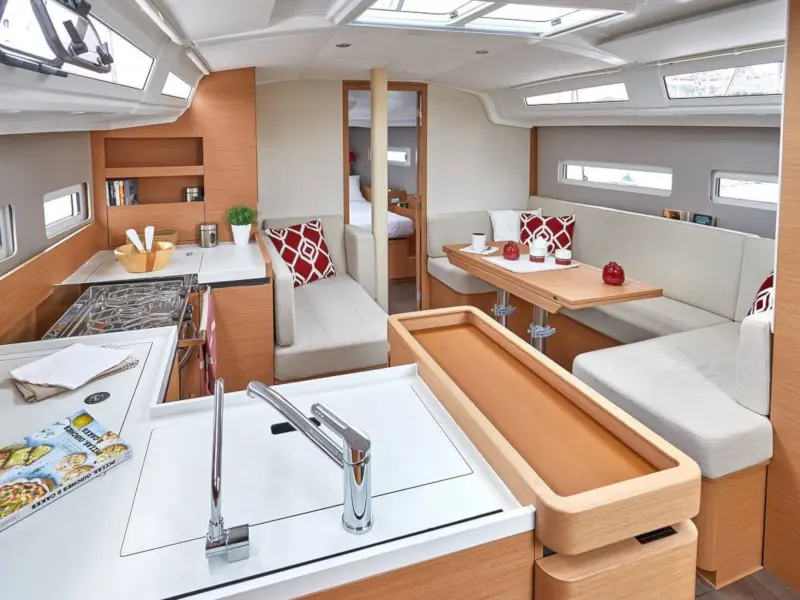 Chimera, Interior image