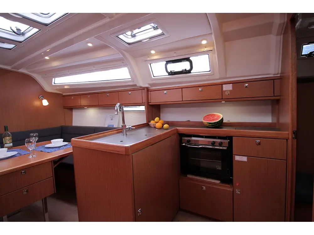 Black Pearl, Interior image