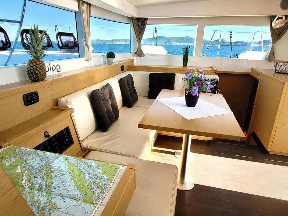 Pulpo, Interior image