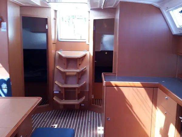 Okyalos, Interior image