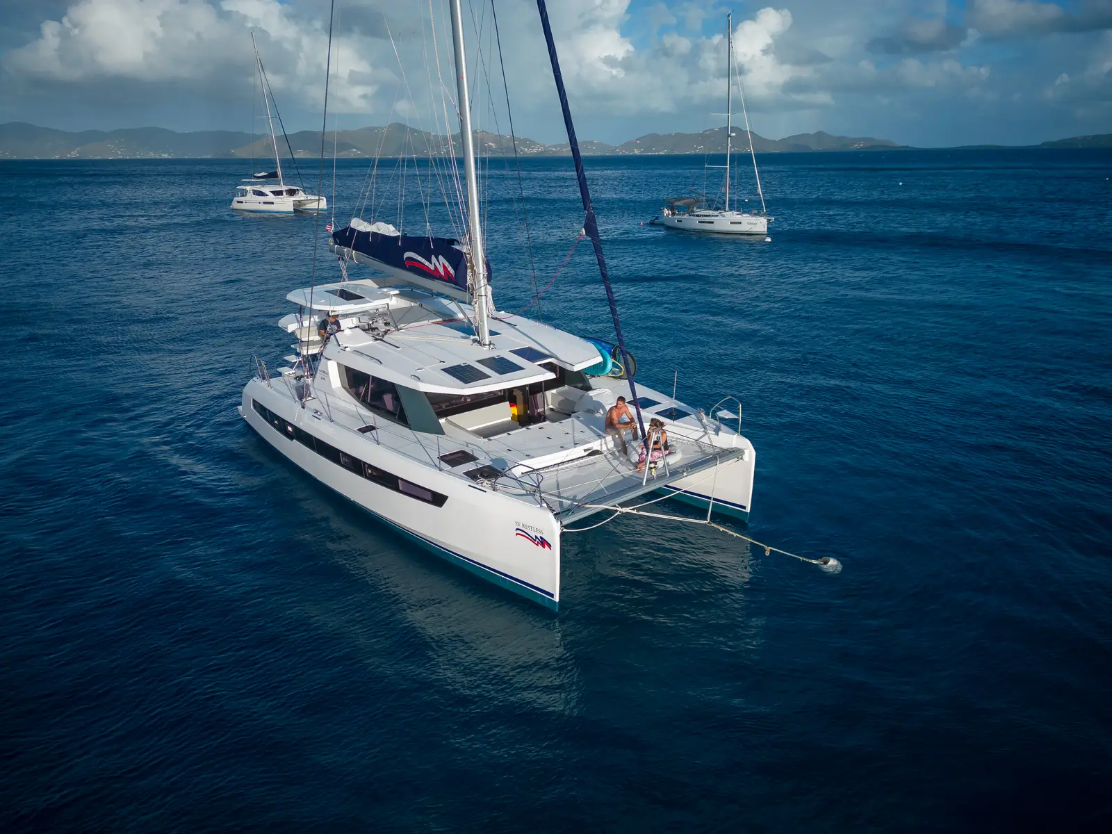 Moorings 4500L Club, photograph 3