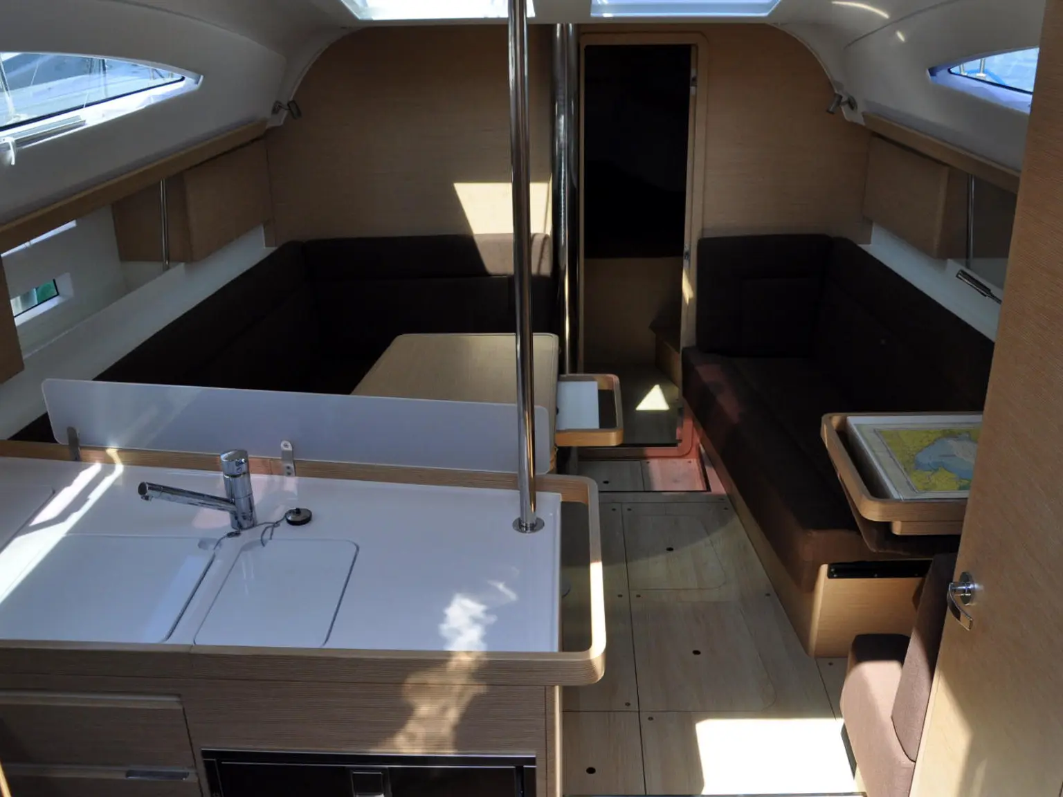 Hope E., Interior image