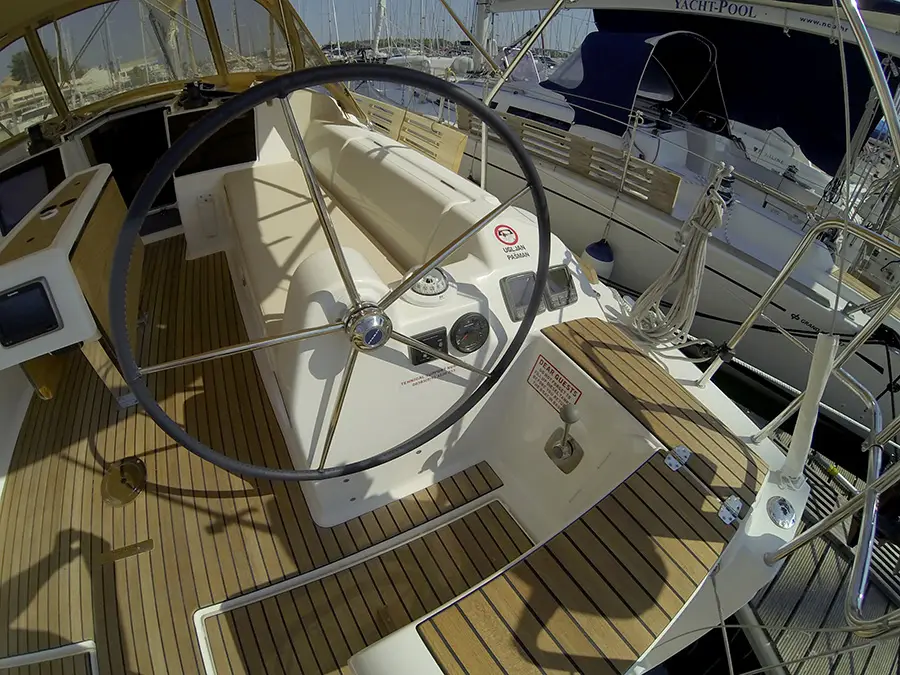 Major Tom, Dufour 382