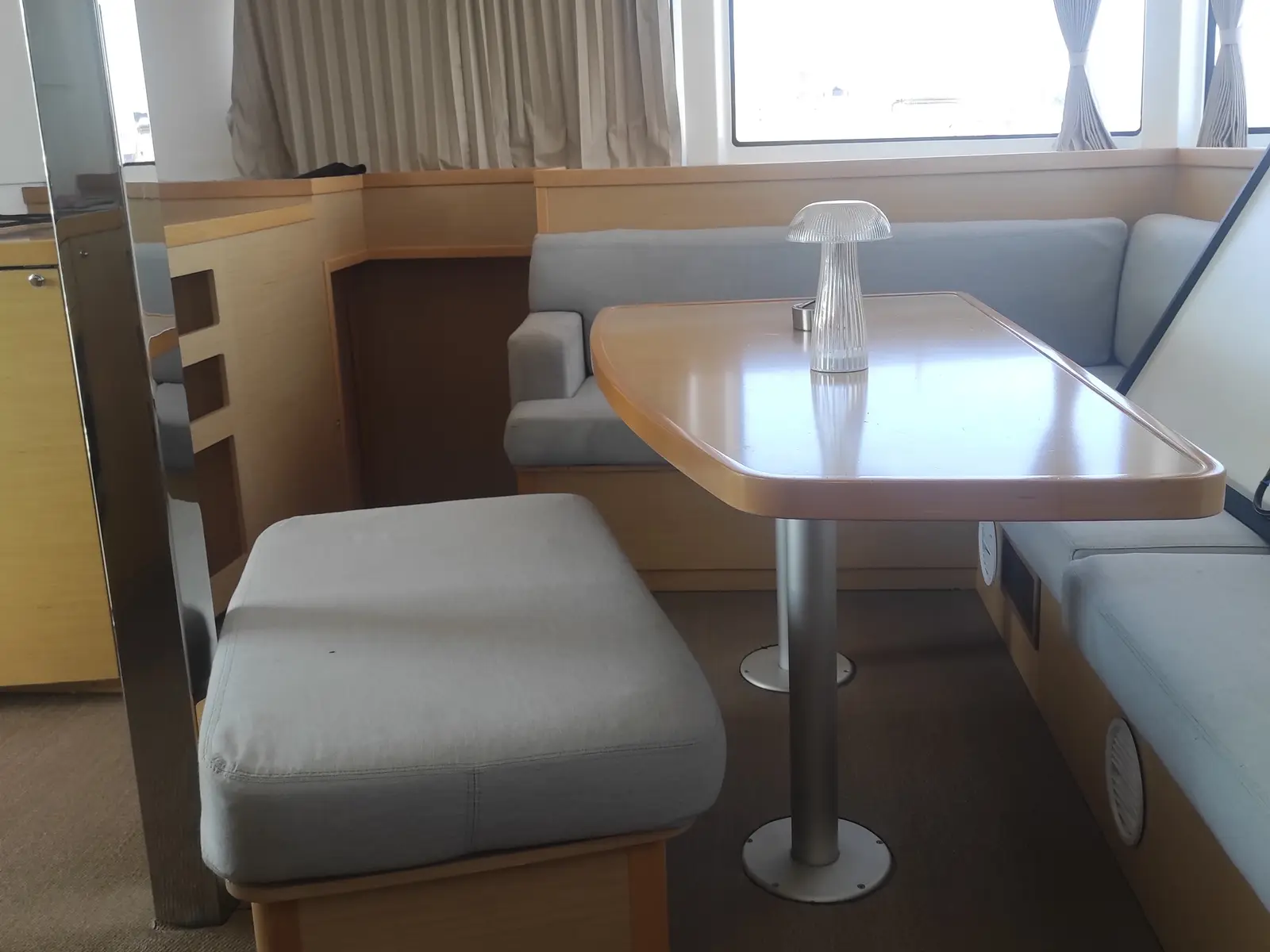 LA MAR, Interior image