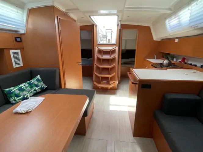 MAIA, Interior image