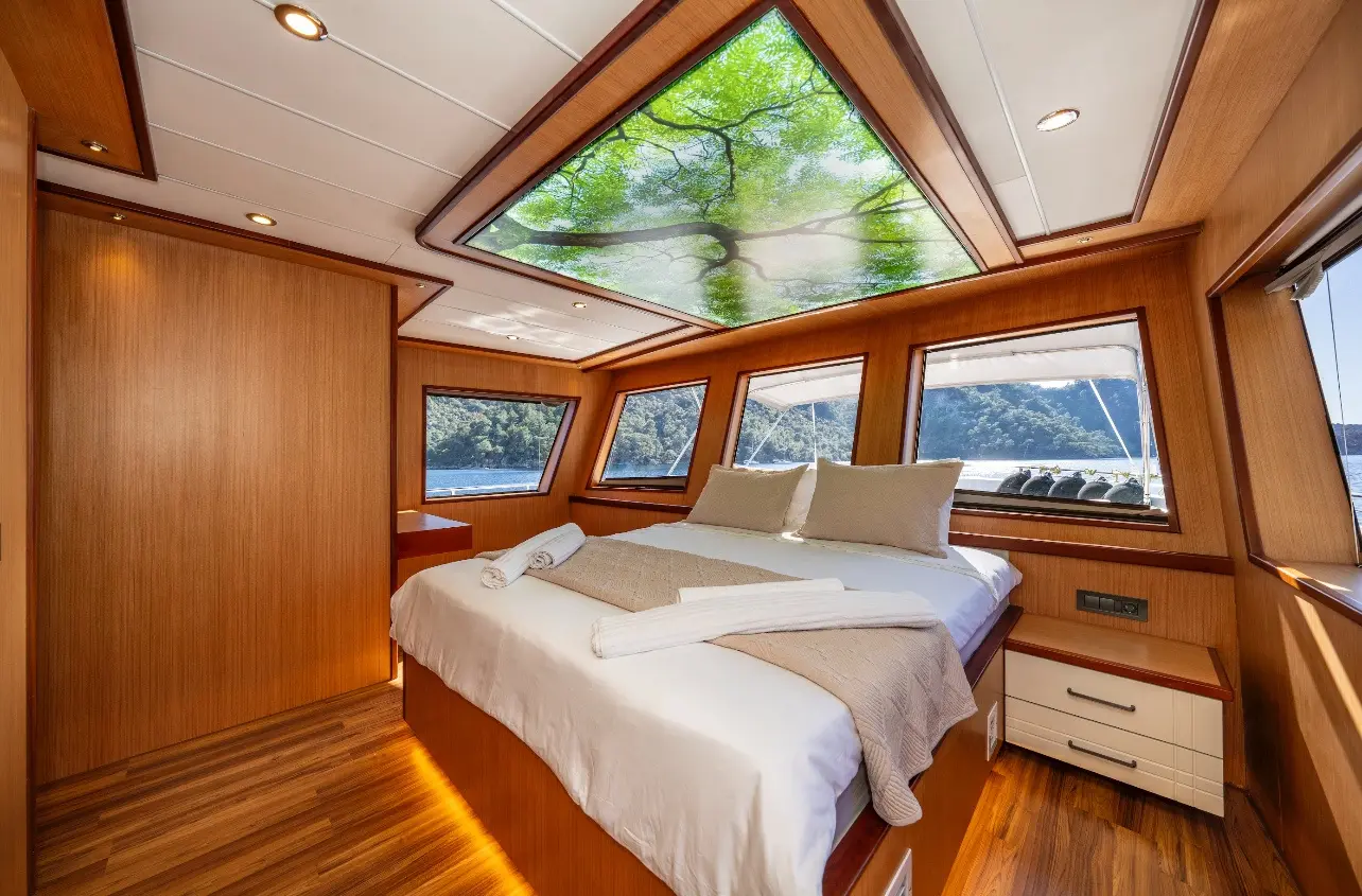 Lila Trawler, photograph 31