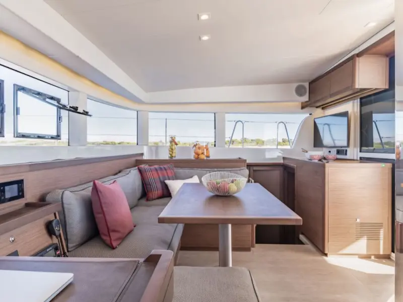 Solentia, Interior image