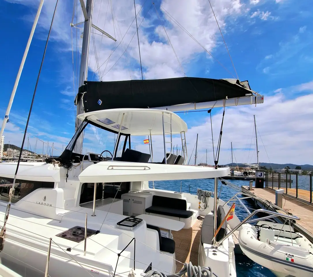 Silver Elli, Lounge + Dinghy