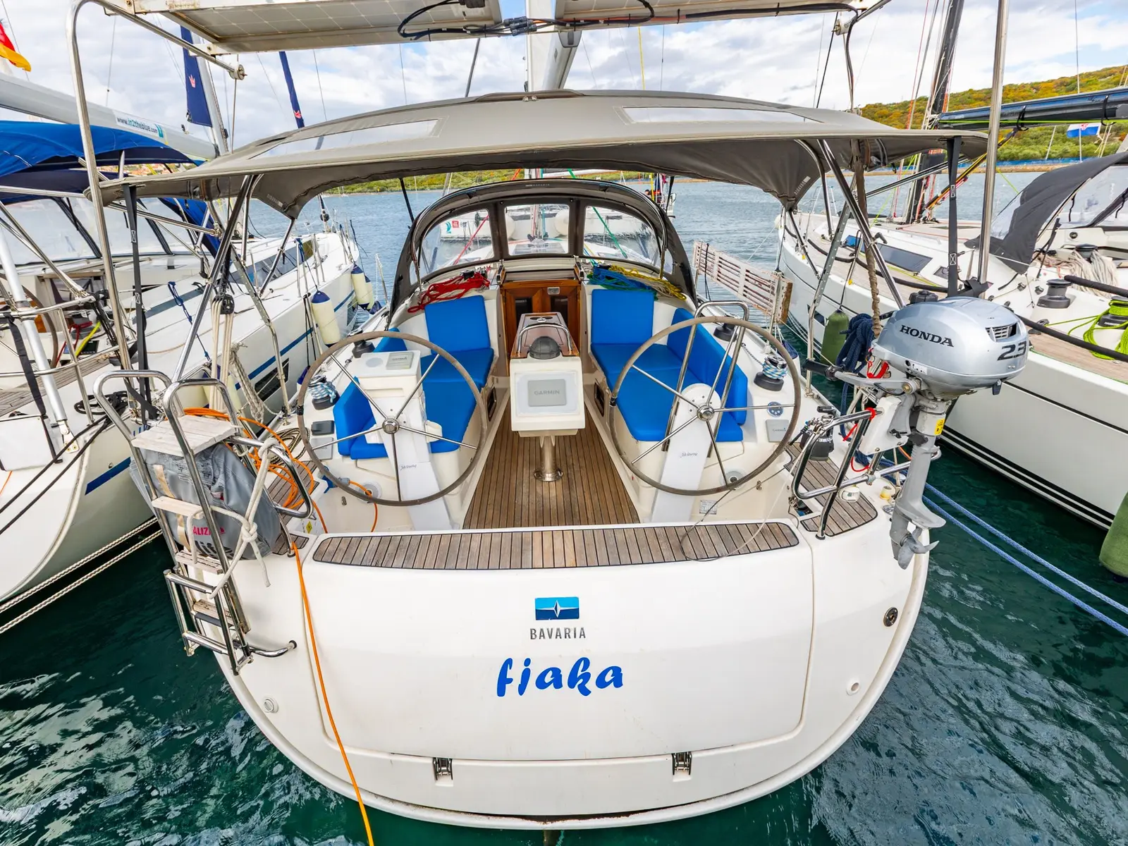 Fjaka, Main image