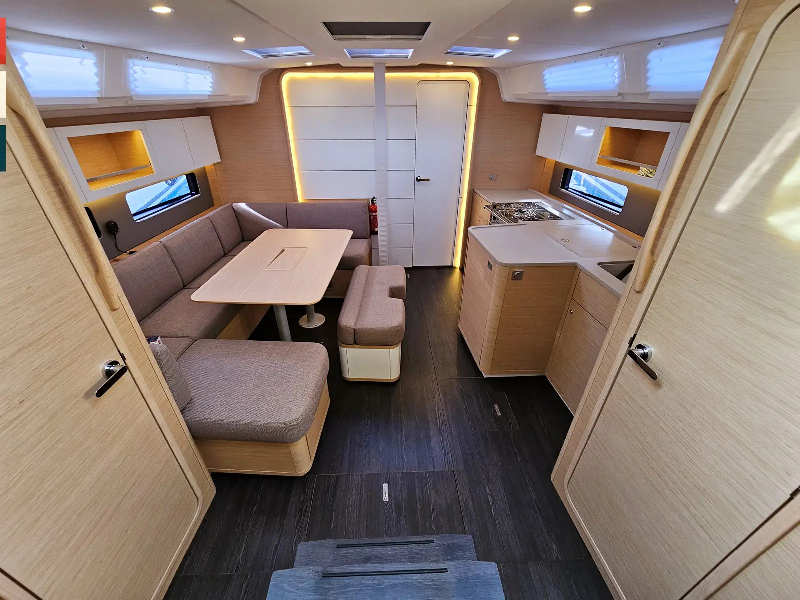 Mila (A/C & gen), Interior image