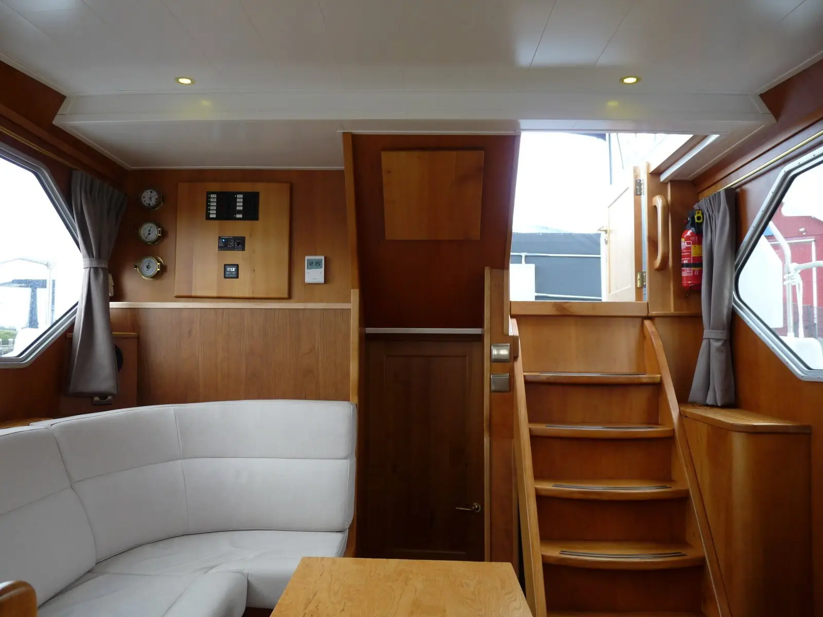 Mimarli, Interior image