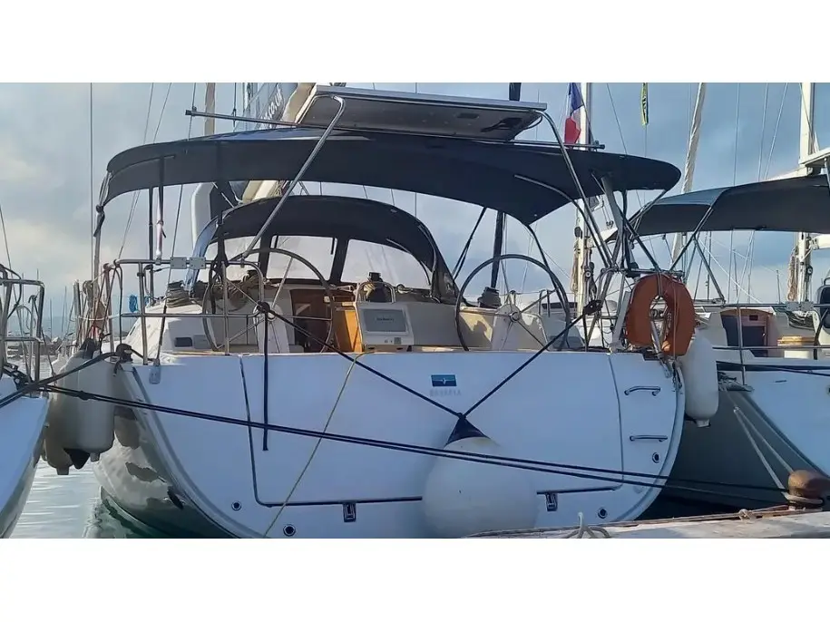 Captain John, Main image
