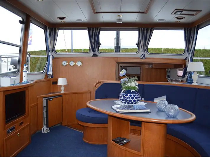 Veroniek, Interior image