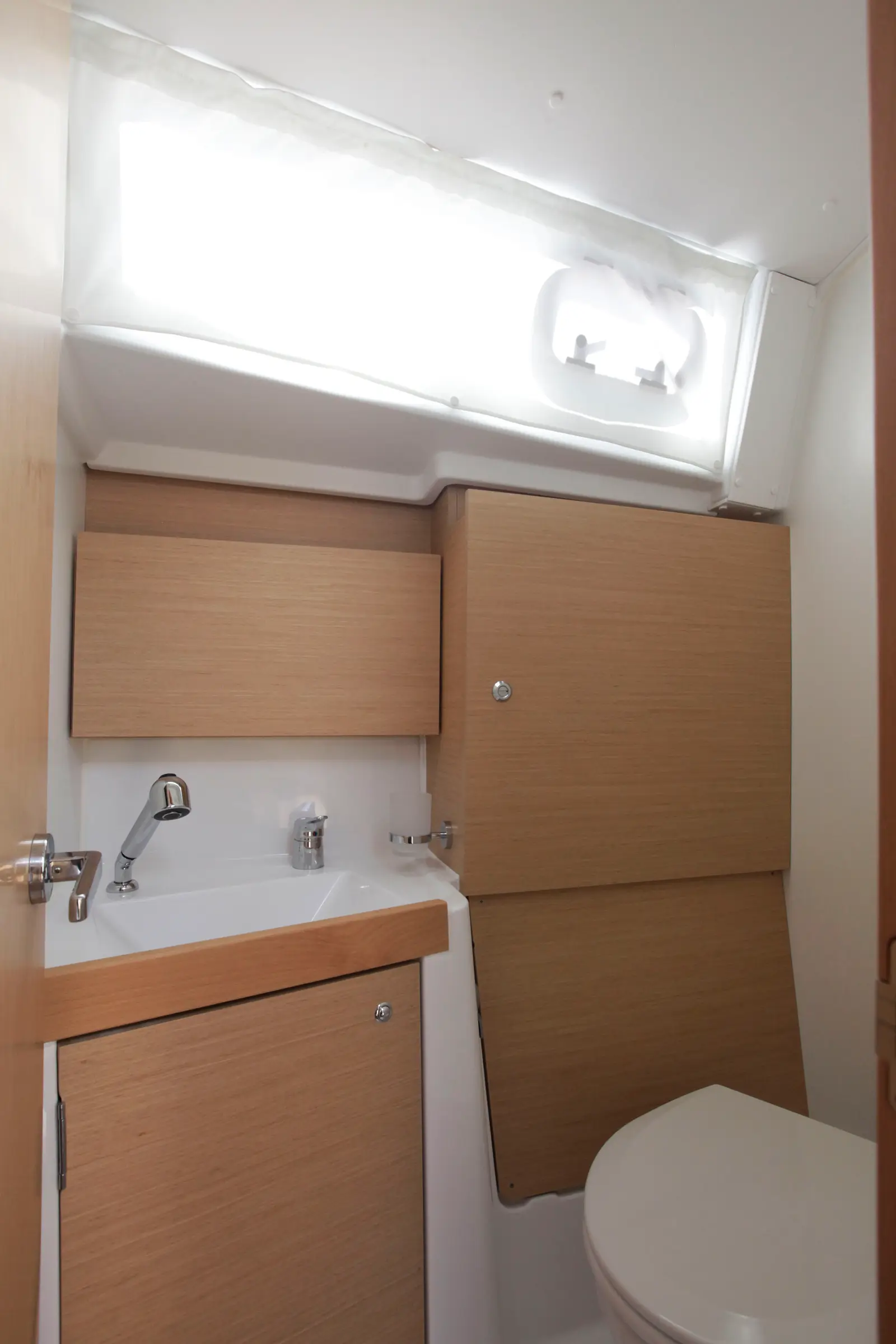 Missy, Aft WC (port side)