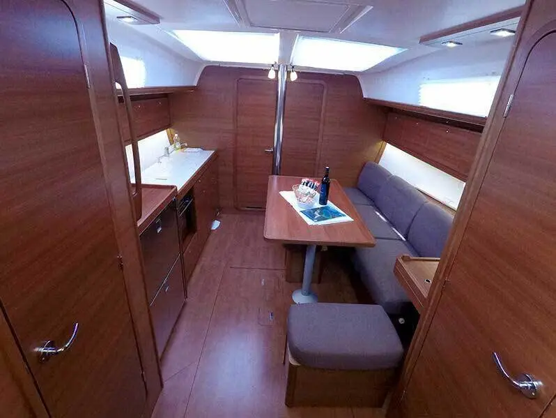 Major Tom, Dufour 382