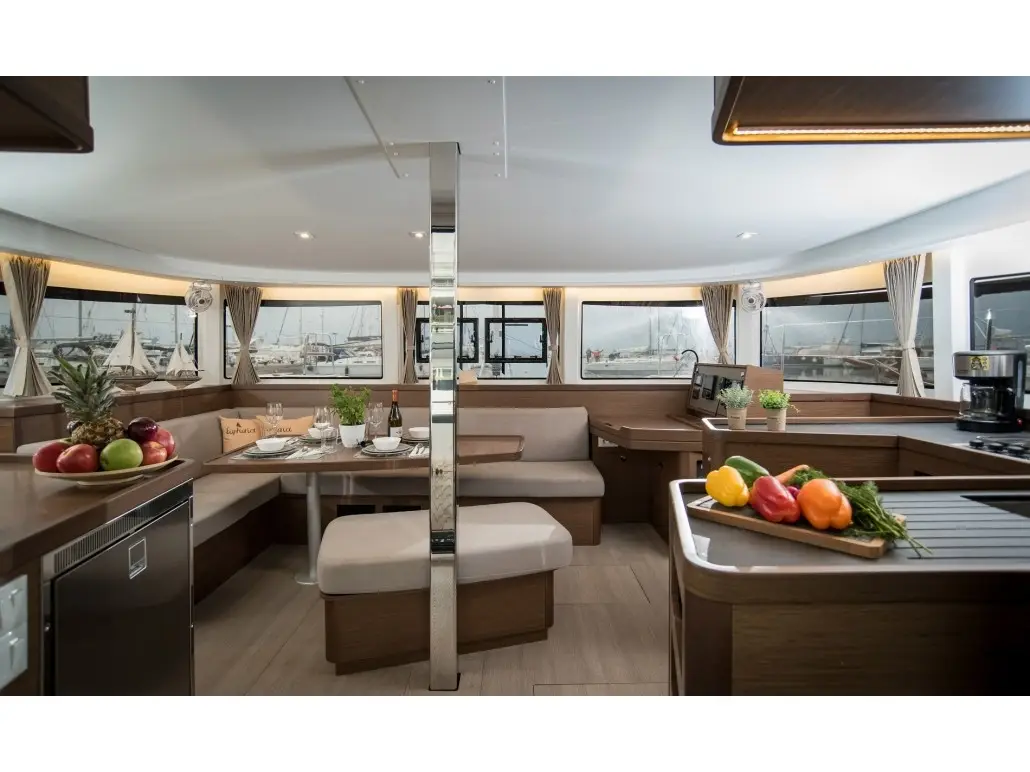 Euphoria, Interior image