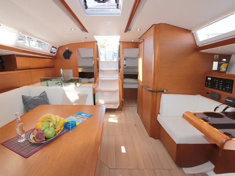 Gaia, Interior image