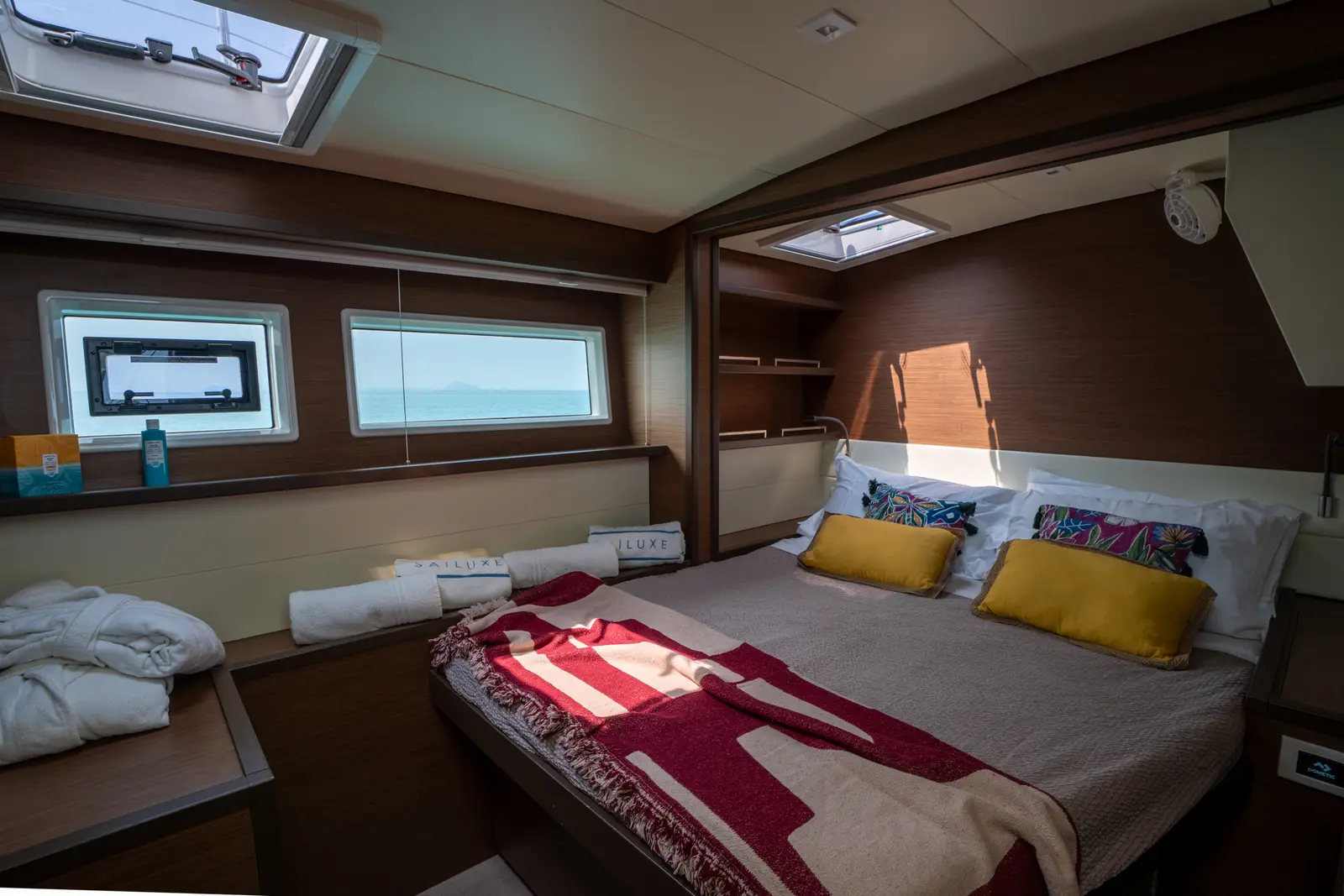 SAILUXE - Fichissimo, Cabin