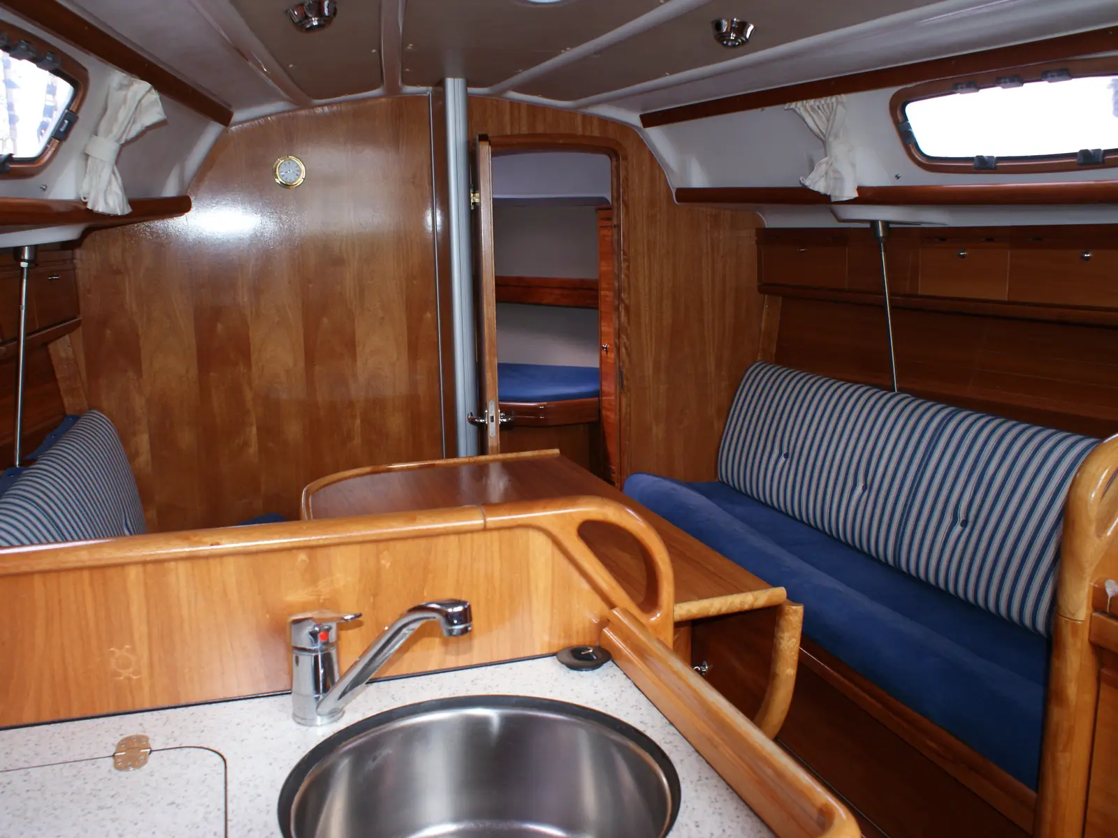 ANA, Interior image