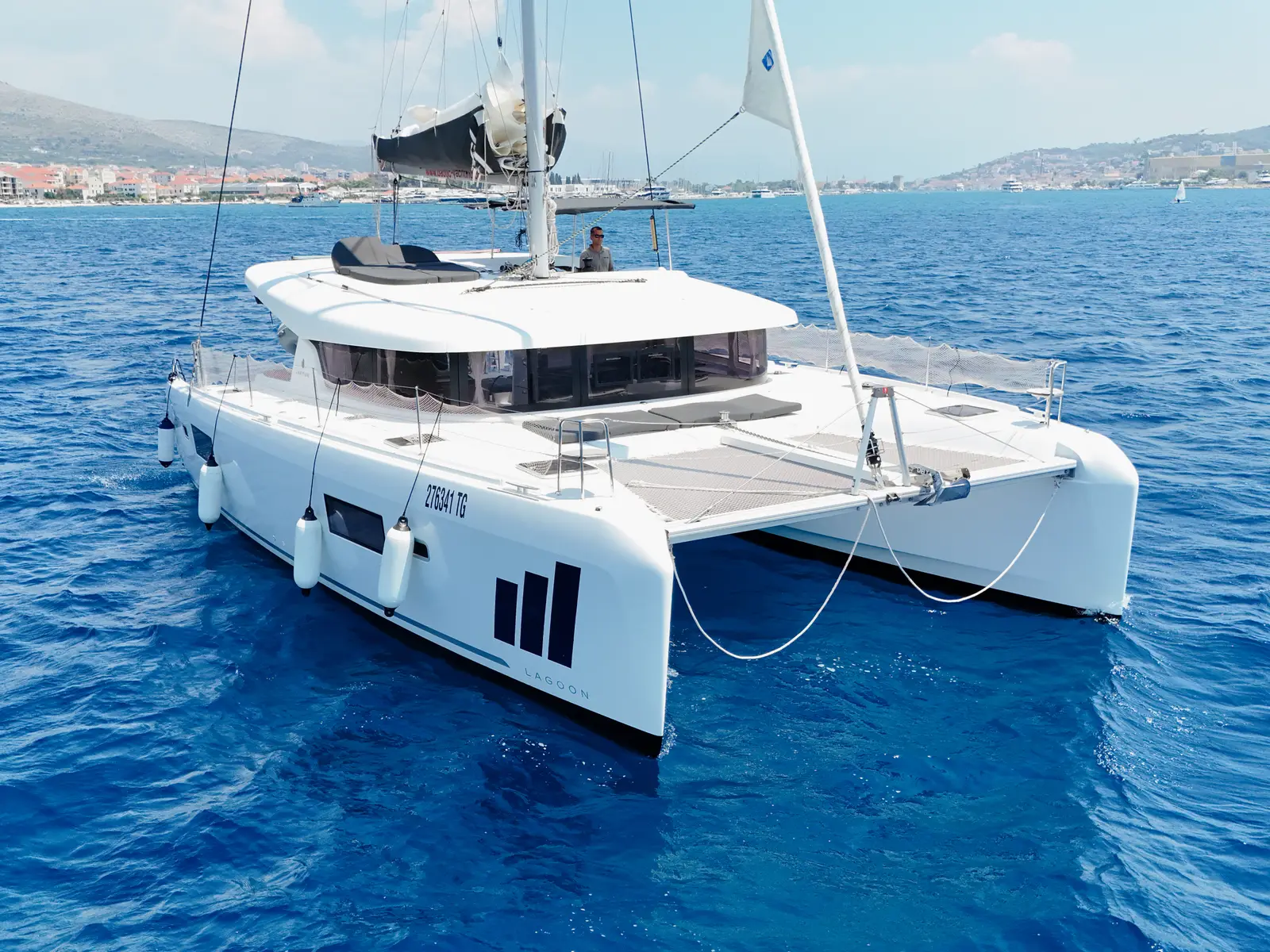 NERA, Lagoon 42