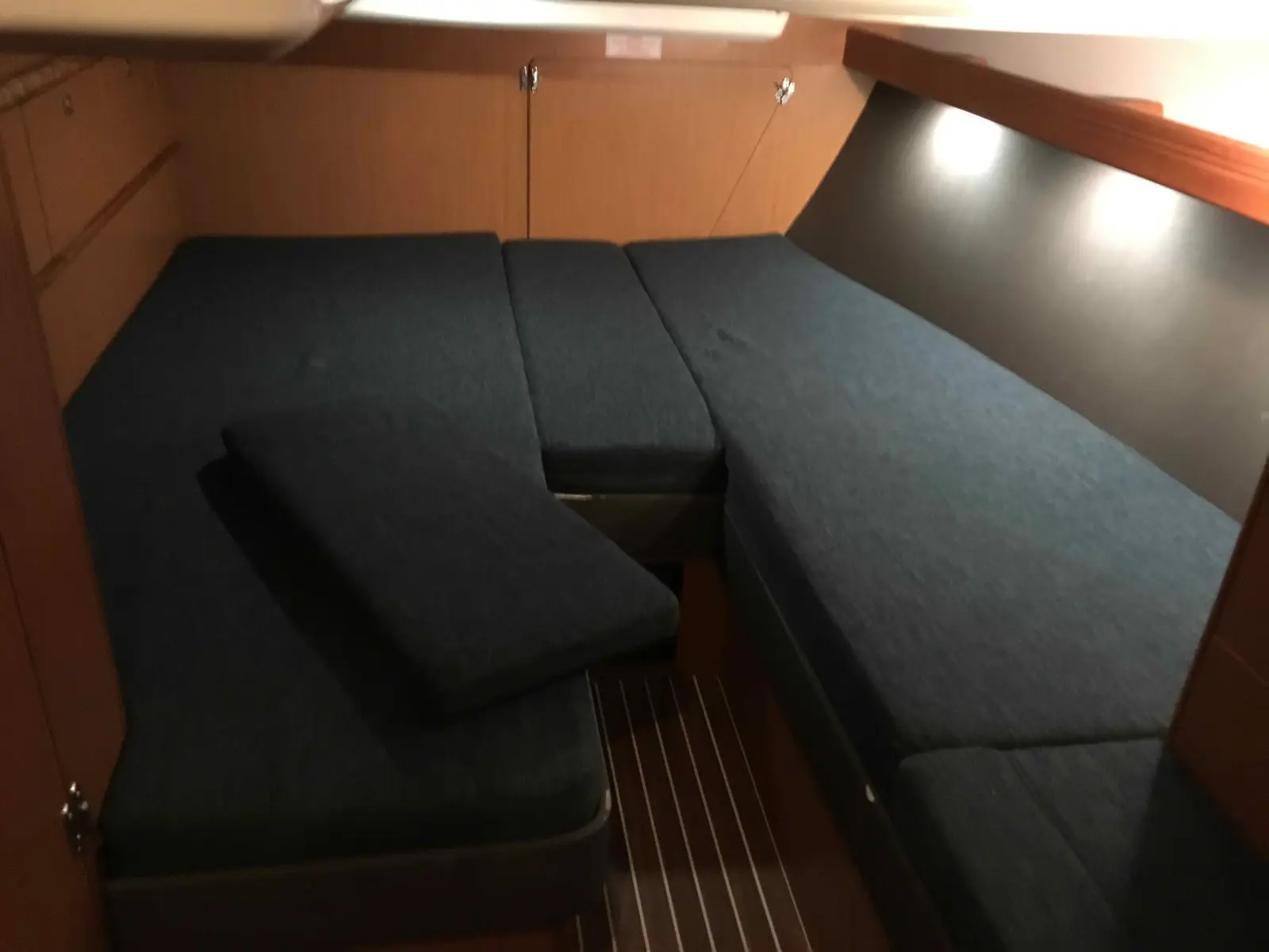 SEA FLOWER, Interior image