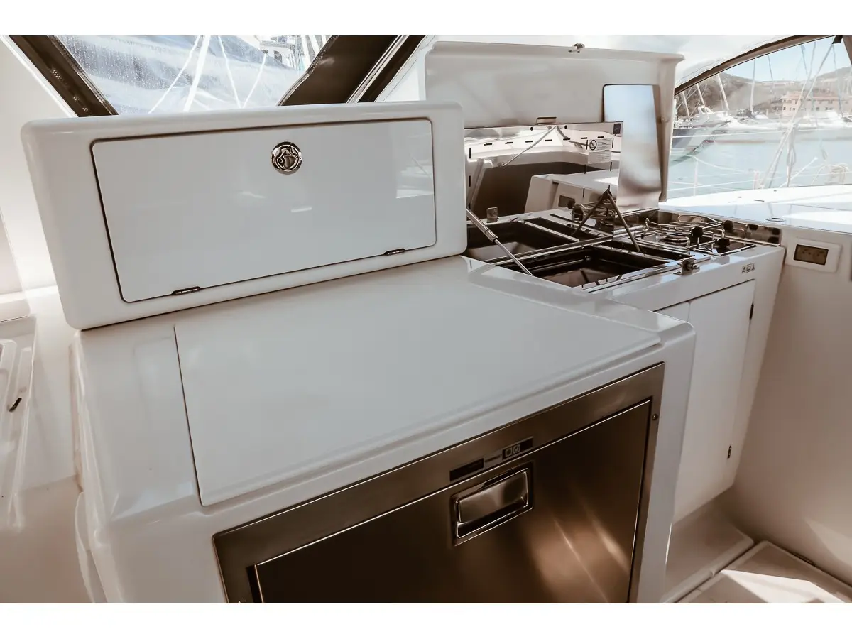 Chandra, Interior image