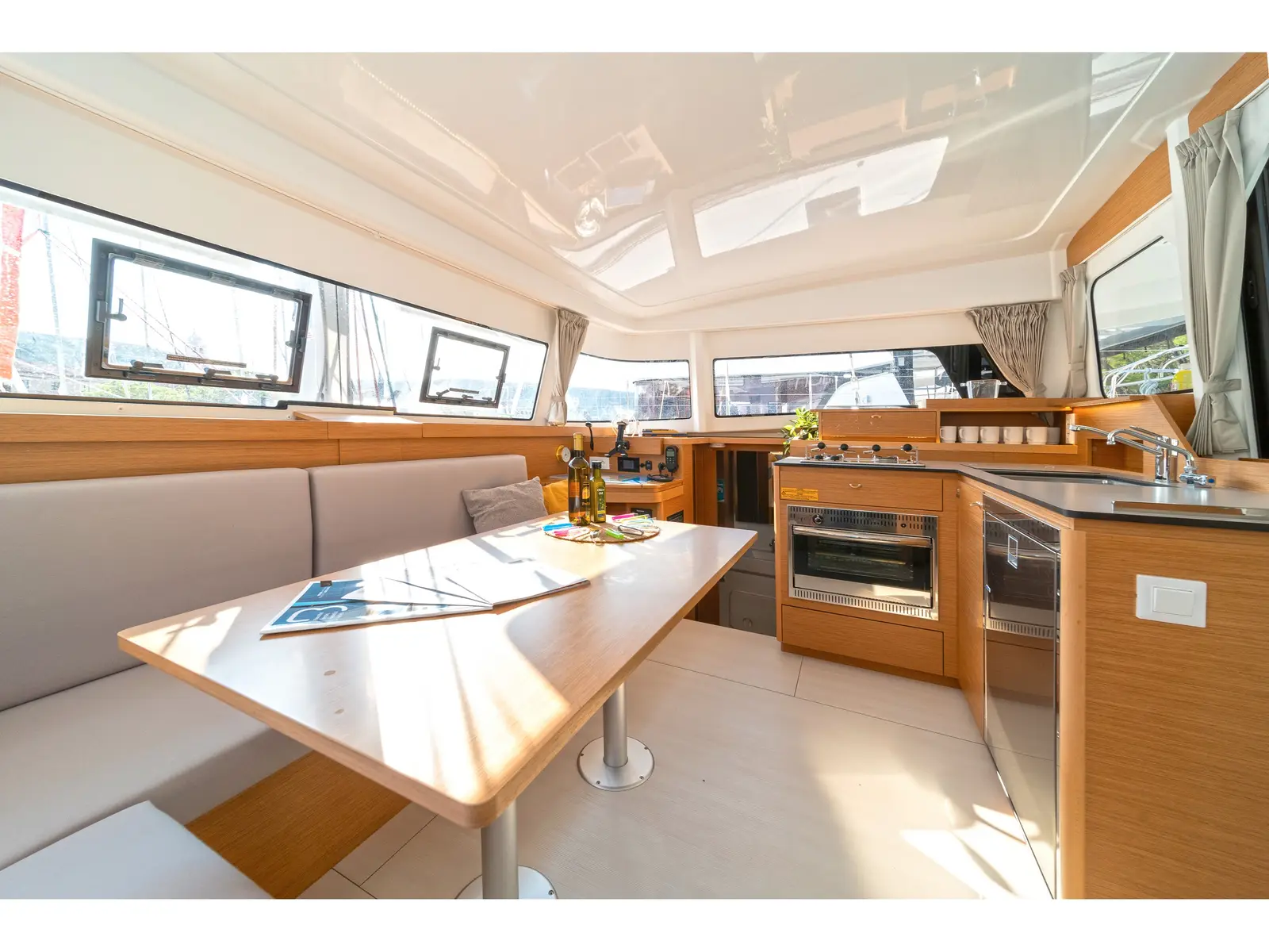 First Sight, Interior image