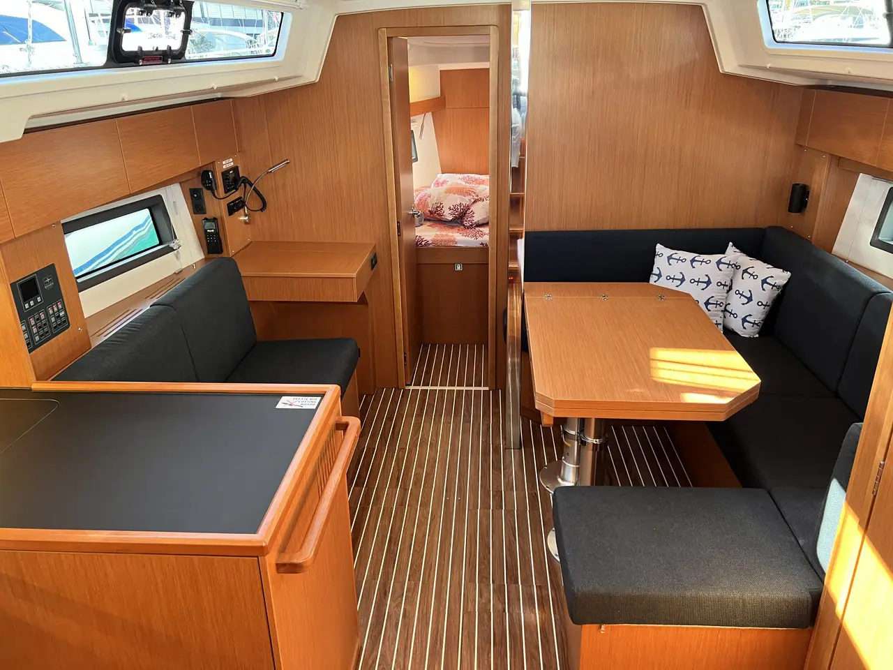 Wind Dancer, Interior image