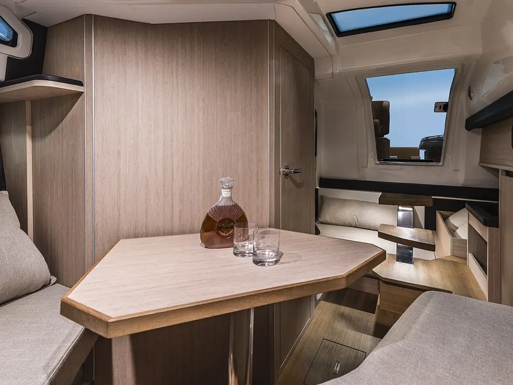 Aurora, Interior image