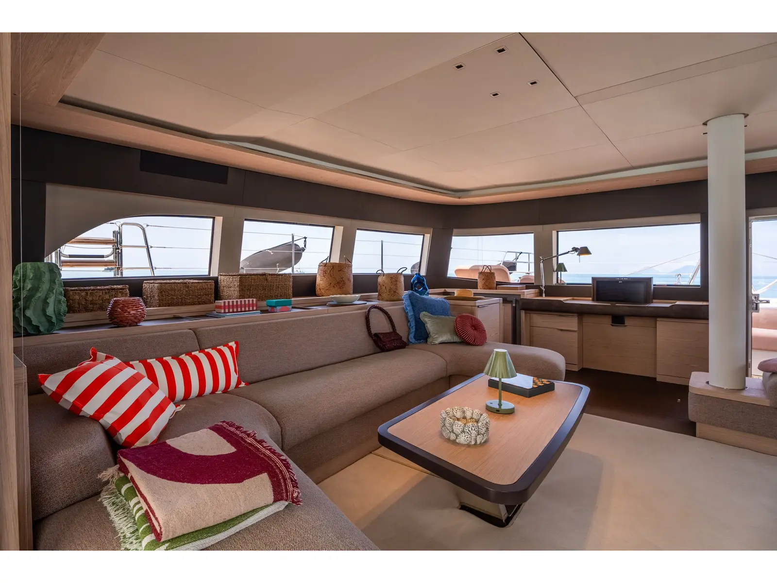 SAILUXE - Gloria, Interior image