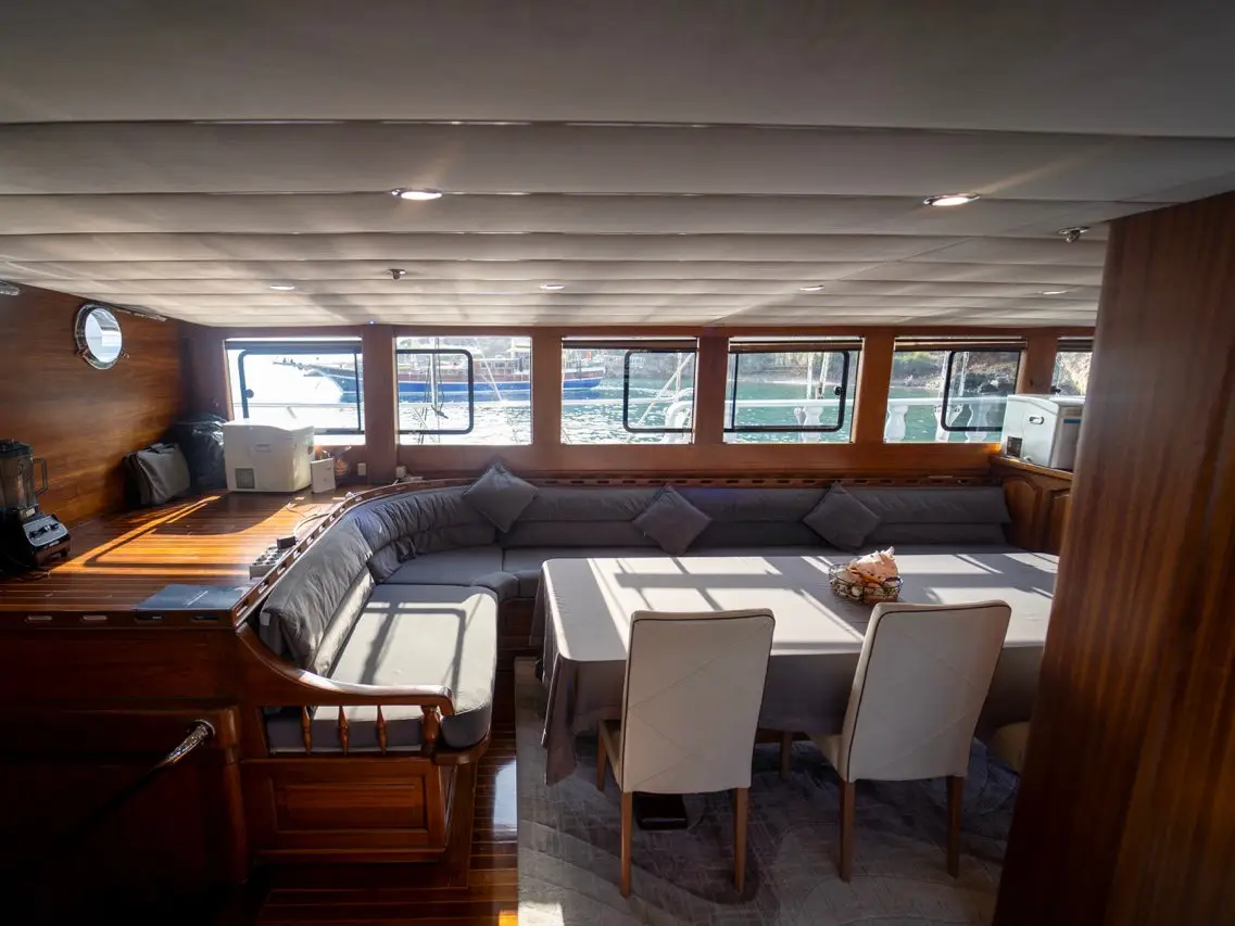 Prenses Lila, Interior image