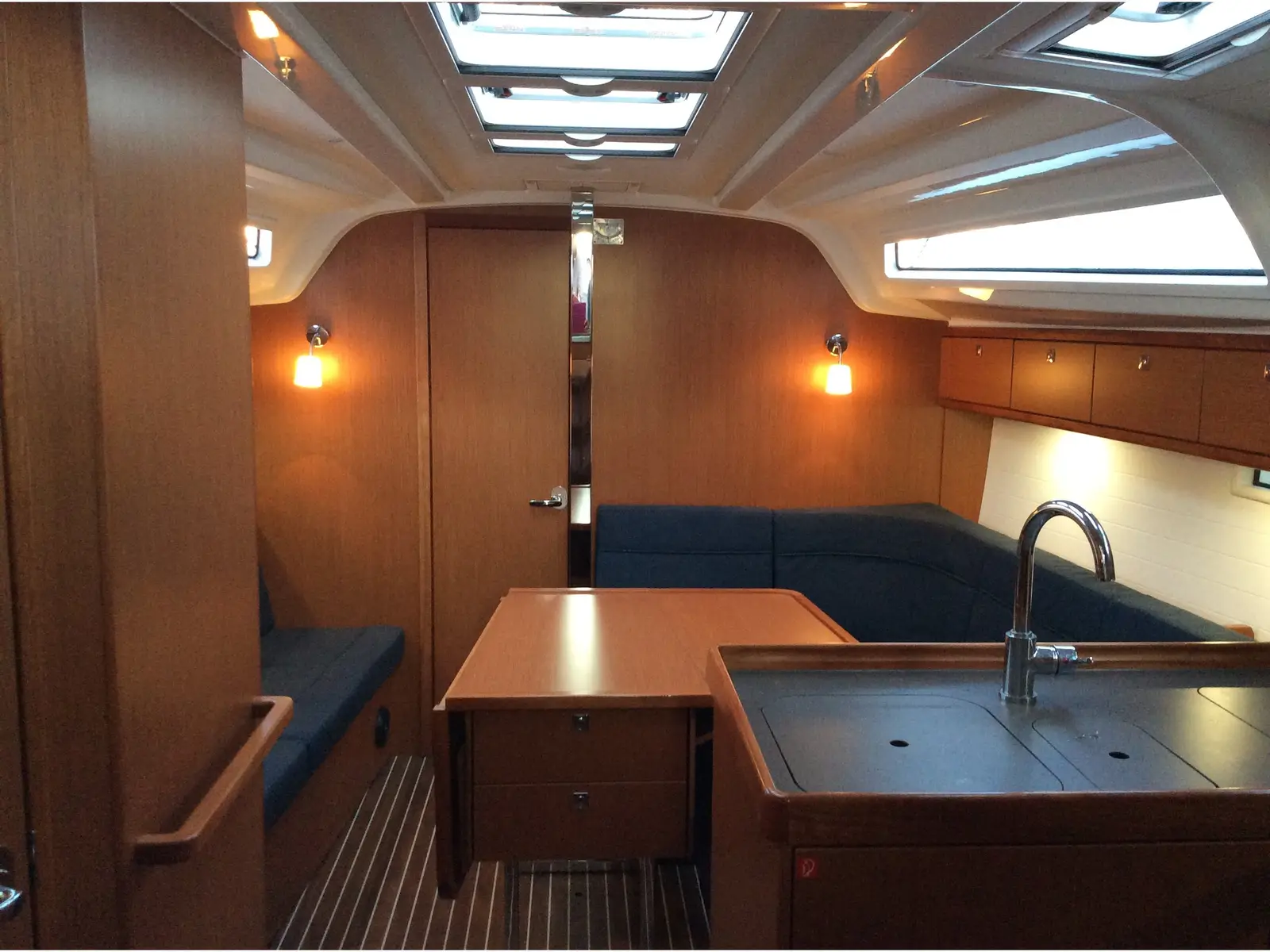 Florentia, Interior image